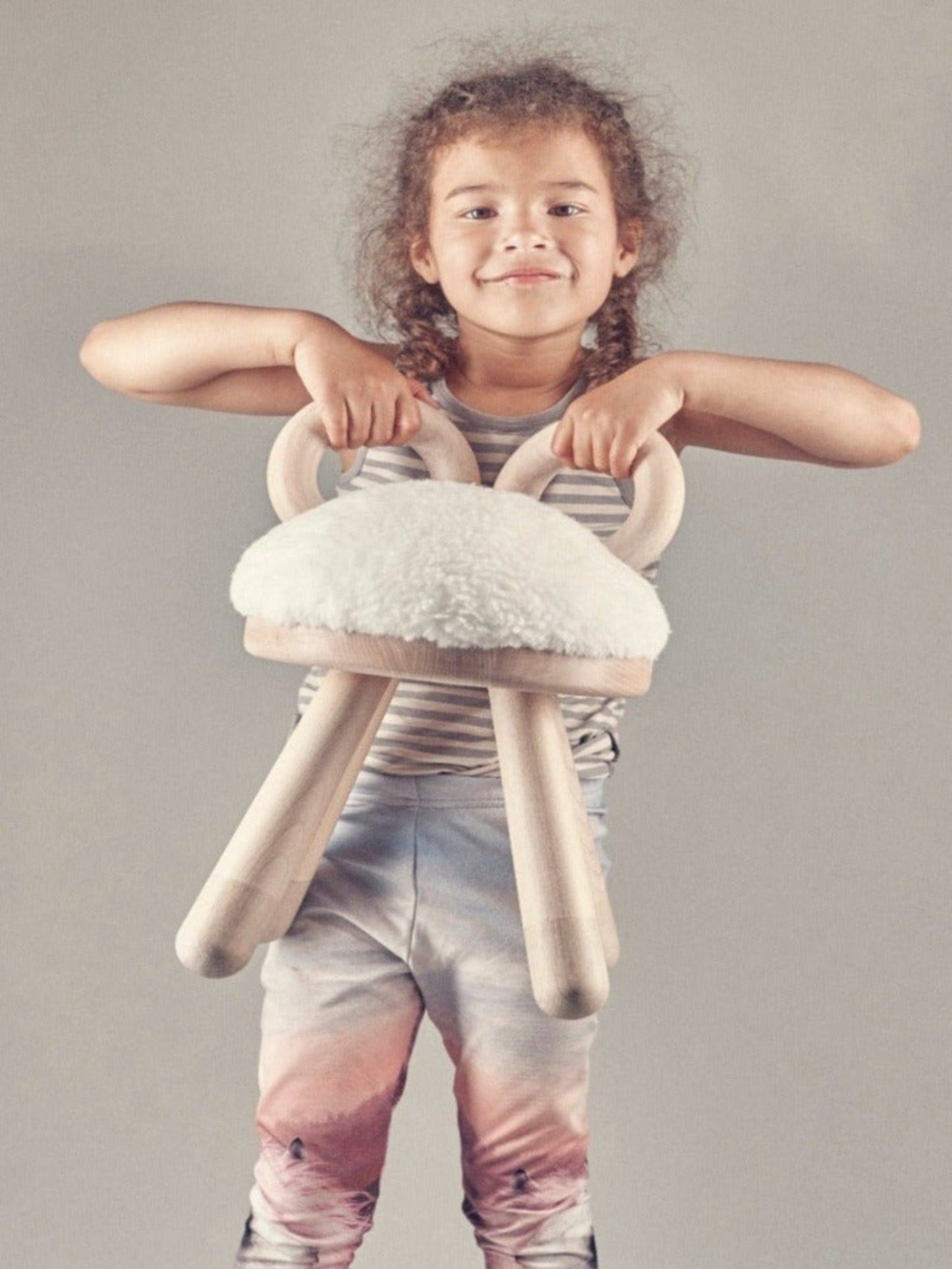 Σκαμπό Πρόβατο (Sheep Chair)